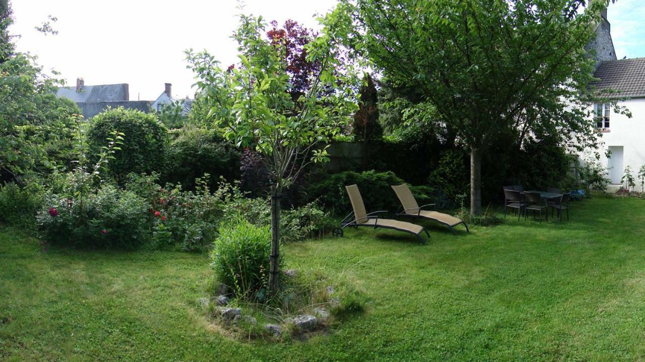Le Clos Tilia Bed & Breakfast Cléry-Saint-André Eksteriør bilde